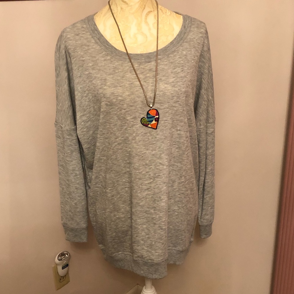 👚EUC Large Xersion sweatshirt,